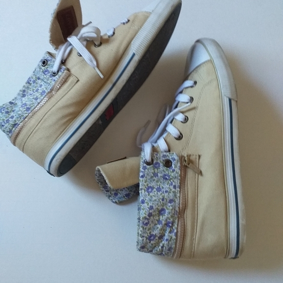 - Levis canvas high top sneakers  mens size 10 - Picture 1 of 10